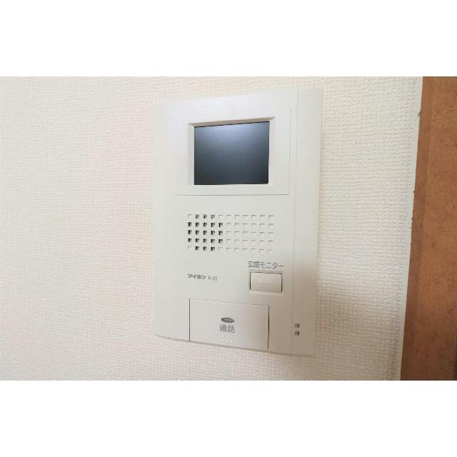 来客時に便利、ＴＶモニター付きインターホンを完備