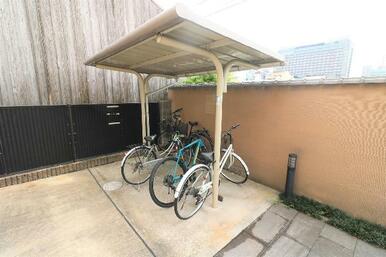 屋根付き駐輪場を完備※無料