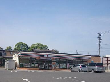 セブンイレブン八幡楠橋南１丁目店