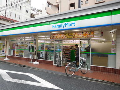 ファミリーマート新丸子駅西口店