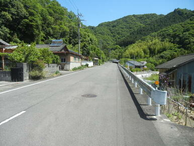 前面道路（県道３０号）