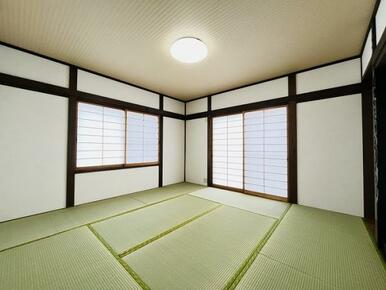 「和室」8畳の広々としたお部屋です。