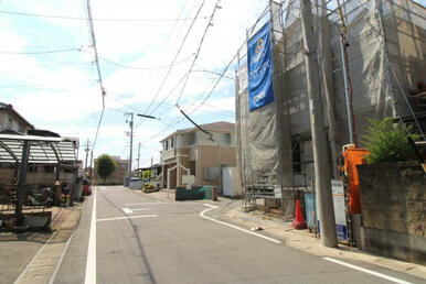 7月26日撮影 南側道路（東→西）