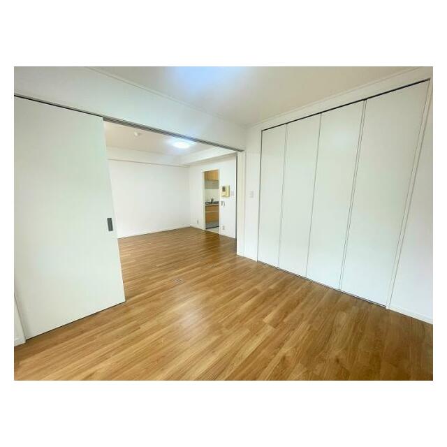 「洋室約6帖」間仕切り付きの洋室です