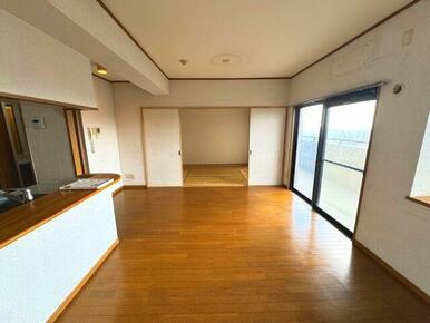 リビングの窓からの採光もバッチリです♪