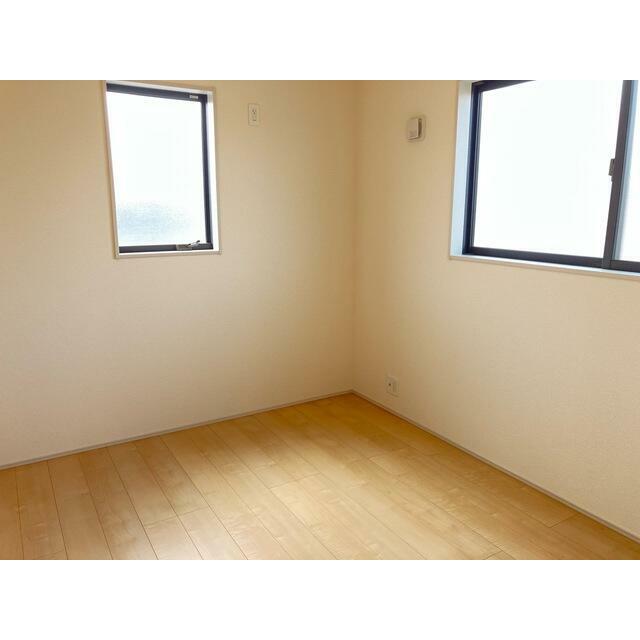 お持ちの家具の配置を考えると洋室のお部屋が暮らしやすいという方に（15号棟）