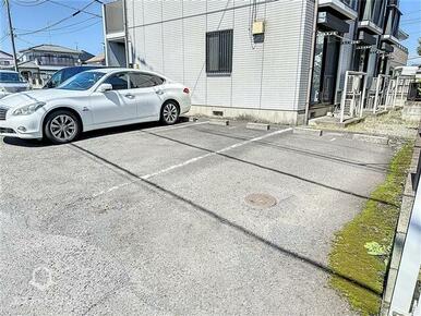 駐車場１台無料♪