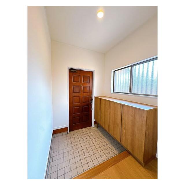 「玄関」靴箱を設置しております