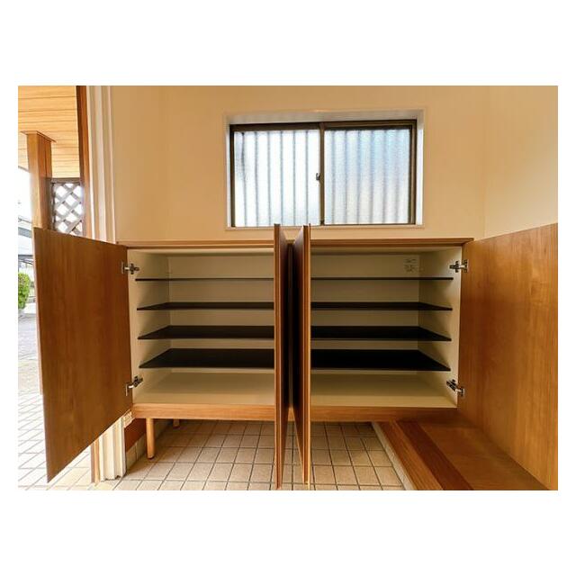 「玄関」靴箱の収納です