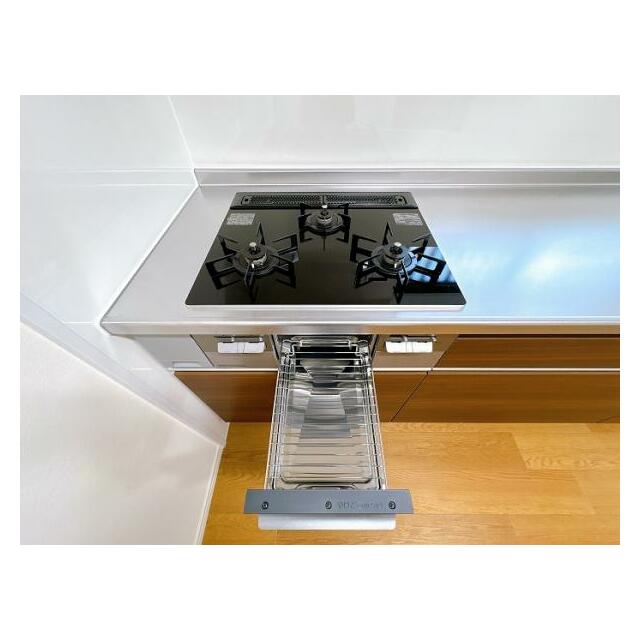 「キッチン」三口コンロとグリルも新品交換済みです