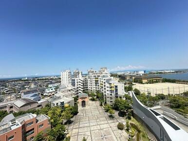 洋室北側約7.0帖バルコニーからの眺望