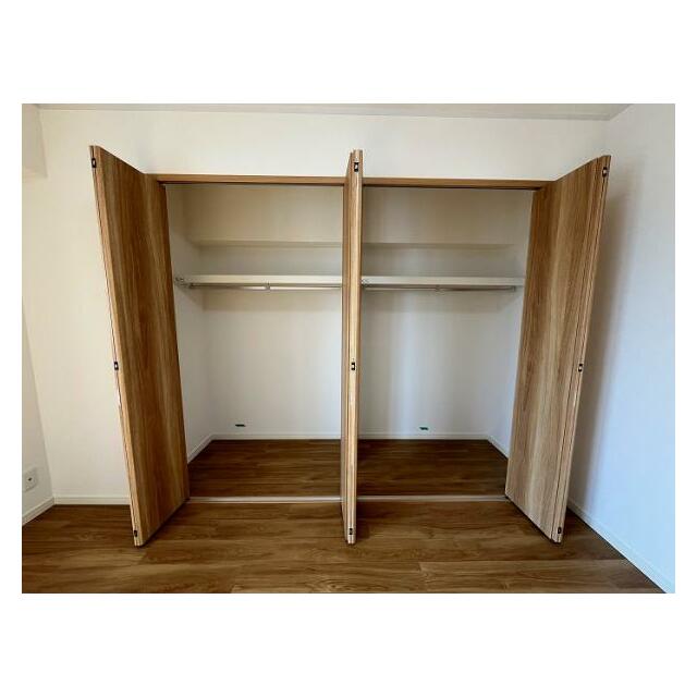 洋室2クローゼット