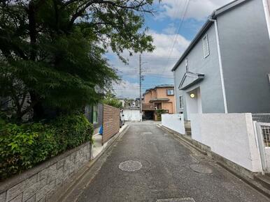 北側前面道路