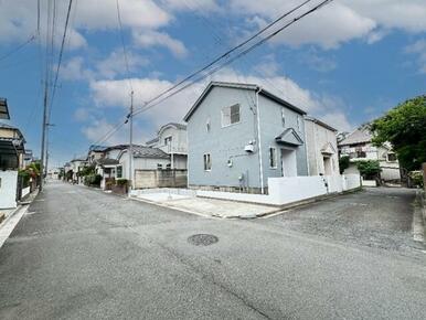 東側前面道路