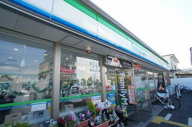 ファミリーマート新狭山二丁目店