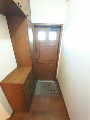 毎日通る玄関はこちらです