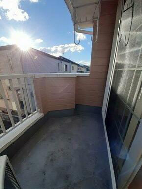 陽当たり良好なバルコニーです