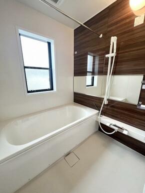 「浴室」ハウステック製のユニットバスに新品交換しております。