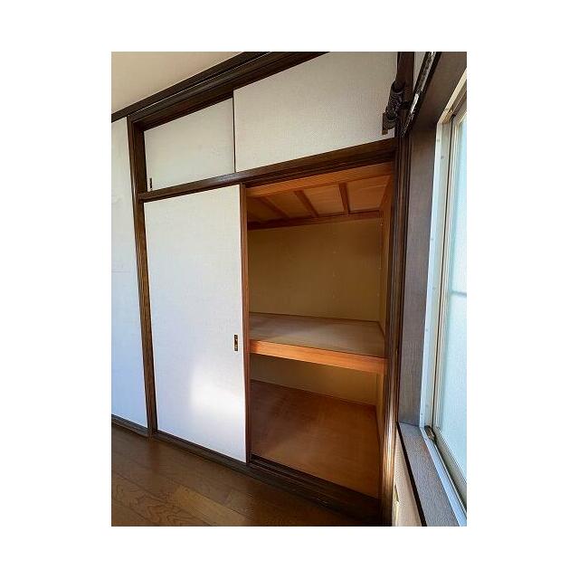 1F東側洋室　収納