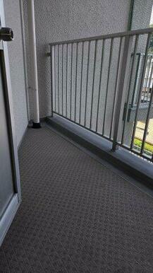 キッチン横にもバルコニーがあるので、ゴミなどを出しておくのも便利です！！