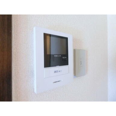 来訪者の確認が出来て安心なＴＶインターホン