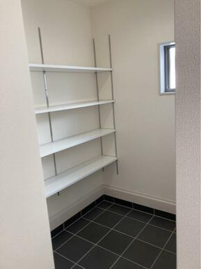 増えすぎたクツを上手に整理・収納してスッキリした玄関を実現（2号棟）