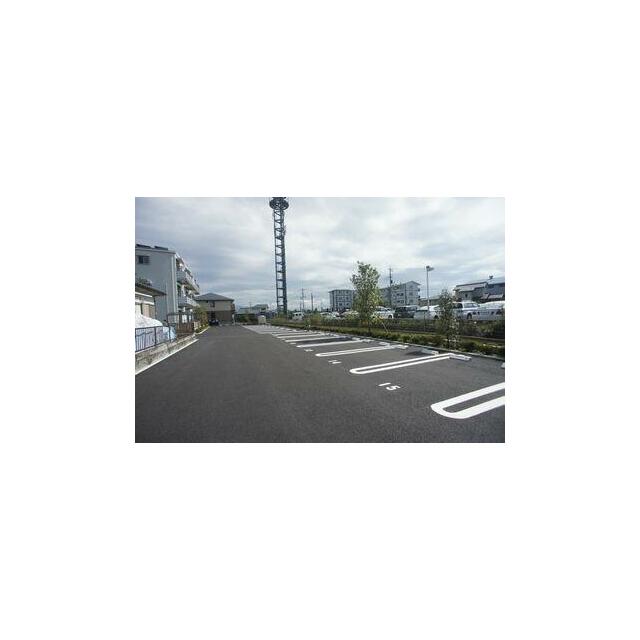 ☆敷地内に駐車場２台付いております☆