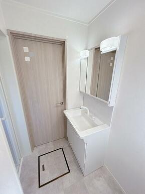 「洗面台」新品交換済みです