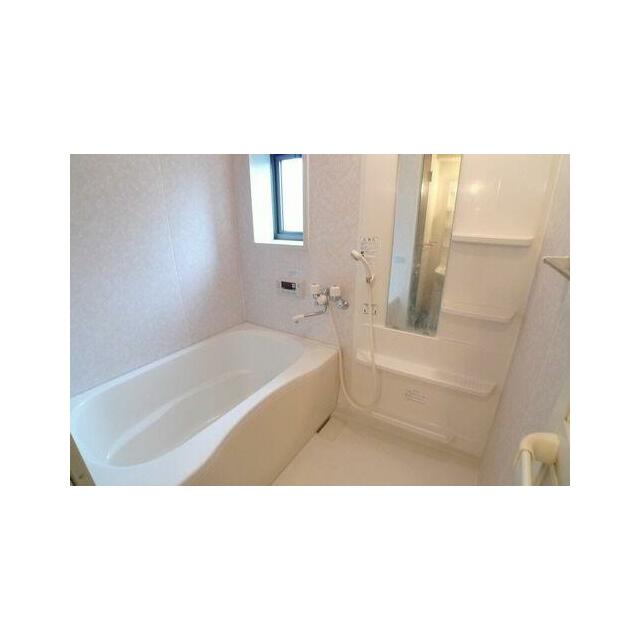 【浴室】シャワータイム・バスタイム　忙しい日々の中でのリラックスタイムにゆったりとご利用下さい。