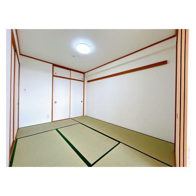 「和室約6帖」クロス張替え、畳表側済み