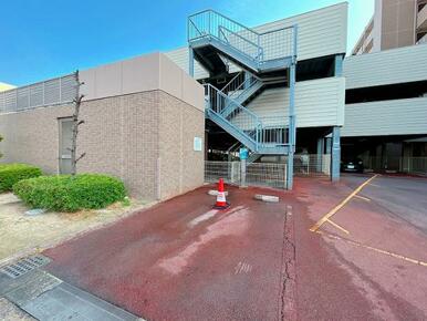 「洗車場」10分10円で水栓が使用できます。