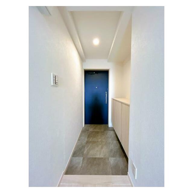 「玄関」クロス、靴箱交換済み。