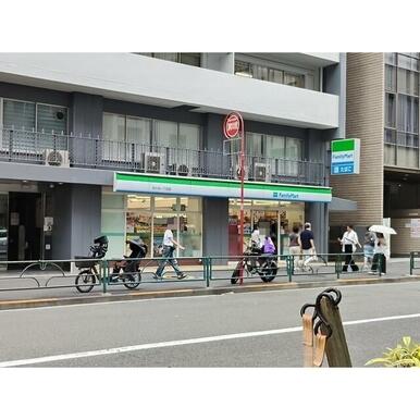 ファミリーマート代々木一丁目店