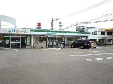 ファミリーマート大分皆春店