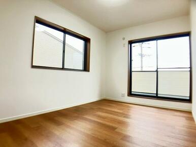 「洋室」約6.5帖の洋室です。