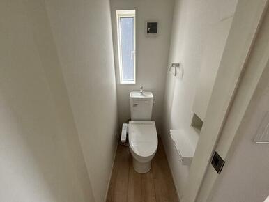 お気に入りのカバーやマット、スリッパを置いて快適空間に