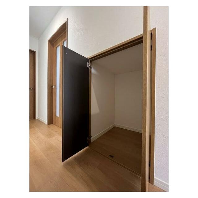 奥行もある収納ですのでたくさんのものが入ります。