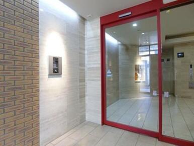 ★エントランスはオートロックです★