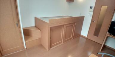 収納つきベット