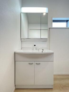 水が流れやすく汚れがたまりにくい設計でお手入れもらくらくです！