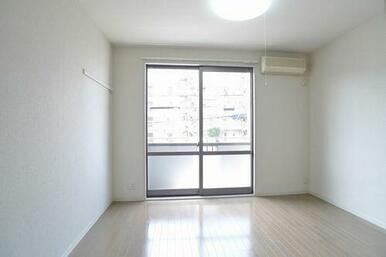 とても明るいお部屋になっています　このお部屋から新しい生活を始めてみませんか？