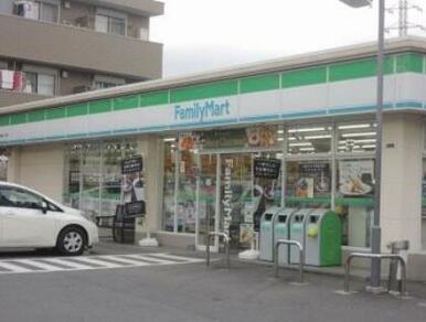 ファミリーマート　ニック北加瀬三丁目店