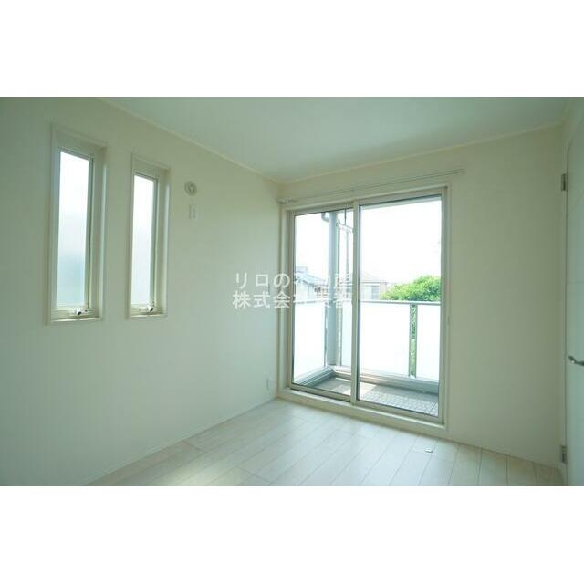 ２面採光なので、明るく風通しのよい過ごしやすいお部屋です♪