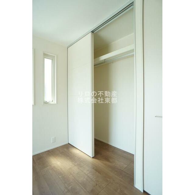 奥行のある収納付です！増えがちな荷物をもスッキリ収納できます☆