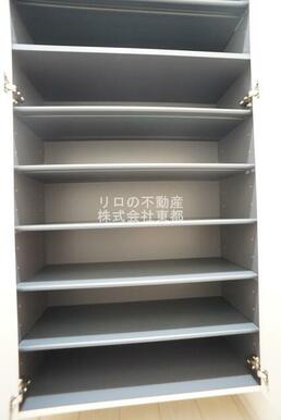 下駄箱付なので、玄関はいつでもスッキリ片付きますね☆
