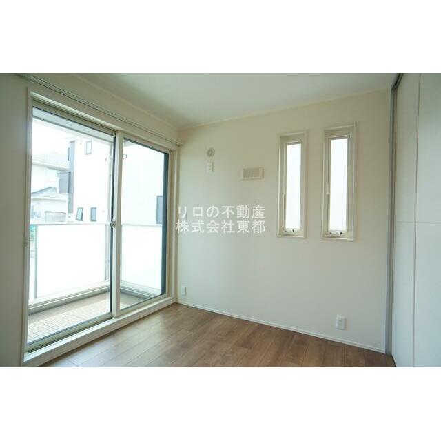 ２面採光なので、明るく風通しのよい過ごしやすいお部屋です♪