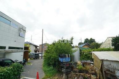 お部屋前には緑があるので、心癒されますね☆