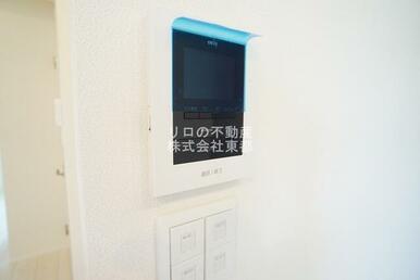 訪問者が一目で分かるＴＶモニタ付インターホンです！