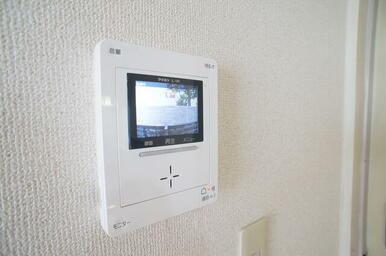 TVモニタ付インターホン完備で突然の来訪者が来ても安心◎