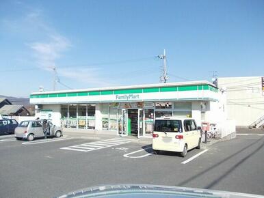 ファミリーマート甲西三雲店
